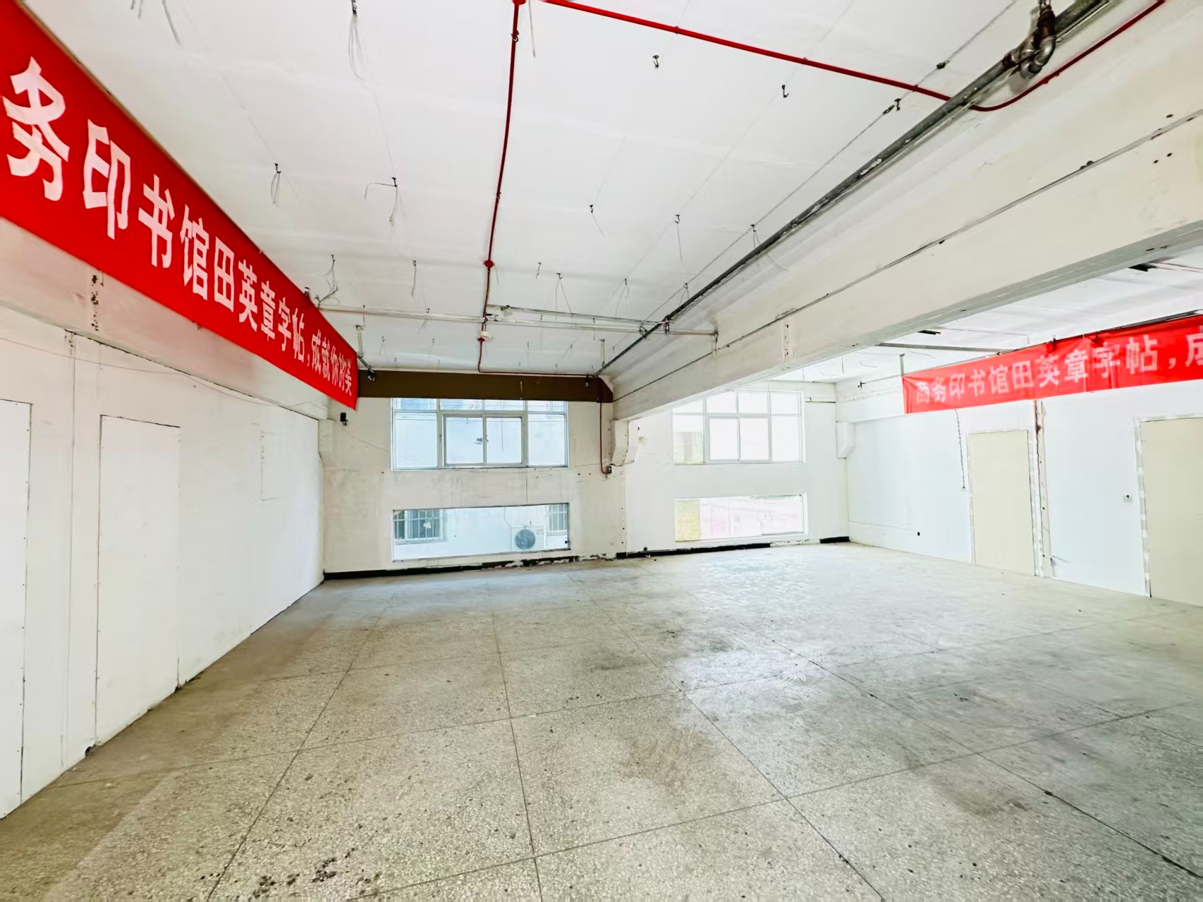 定鼎路建议再强化“人工智能算力中心、AI应用孵化、数字经济示范园”等产业概念，会更符合产业园招商语言_COPY